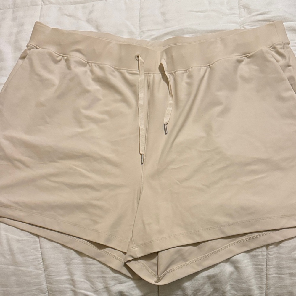 Old Navy Women's Cream Athletic Shorts